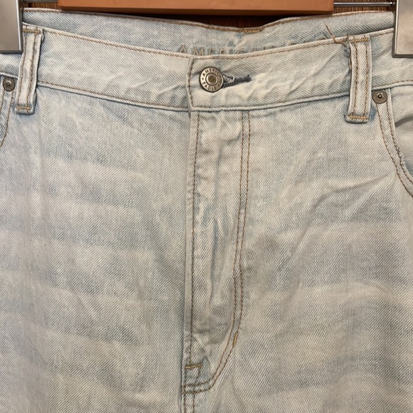Light Wash American Eagle Distressed Mom Jean - Picture 7 of 12
